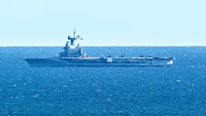 Suspiciune inexplicabilă de Covid-19 la bordul portavionului Charles de Gaulle. ”Nimeni nou nu a intrat pe navă de peste trei săptămâni”