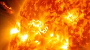 O erupţie solară uluitoare a provocat întreruperi radio în Pacificul de Sud. Activitatea Soarelui ar putea ajunge la un alt nivel maxim în 2025