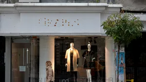 Iluminarea vitrinelor şi iluminatul decorativ, interzise de la 1 ianuarie în Republica Moldova