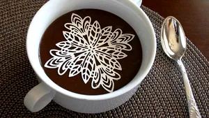 TOP 10 Cadori perfecte de sărbători pentru iubitorii de cafea: De la decoraţiuni savuroase, până la molecule - GALERIE FOTO