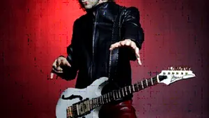 Chitaristul Paul Gilbert concertează la Bucureşti (Video)