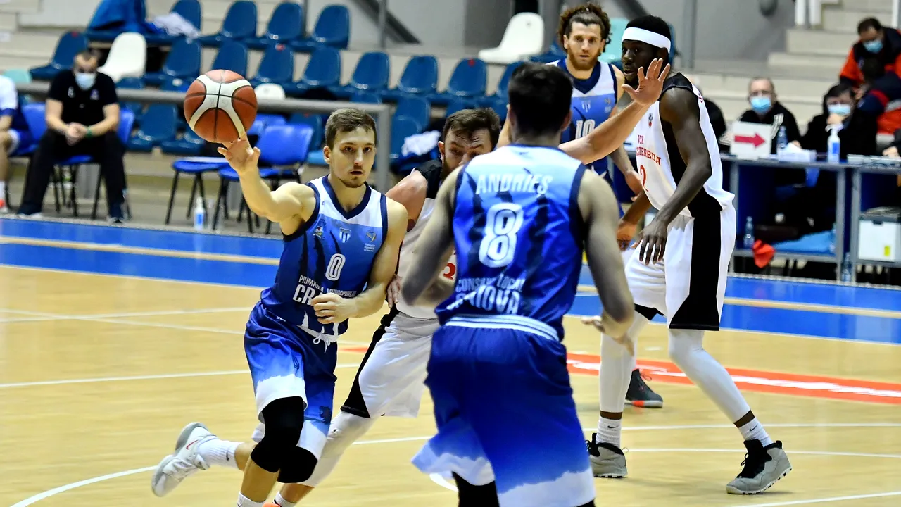 CSM Oradea şi SCM Craiova, primele învingătoare din seria 6 de turnee la baschet masculin
