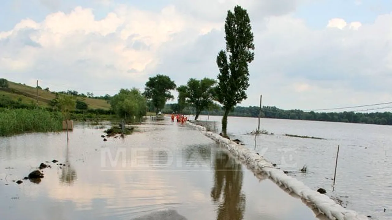 CODUL PORTOCALIU de inundaţii pe râul Crasna, prelungit până marţi