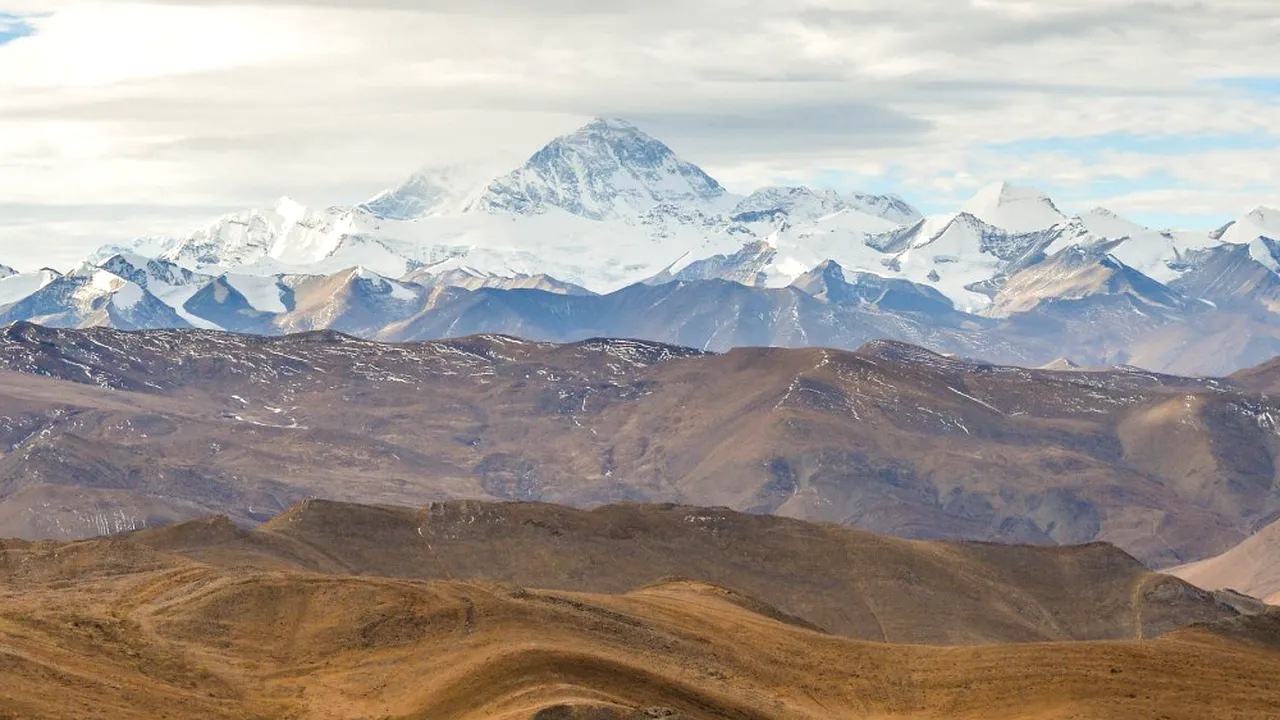 Cutremur devastator în Tibet: Cel puţin 120 de morţi şi pagube însemnate în regiunea Everest