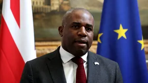 Regatul Unit lansează un avertisment pentru Iran să nu blocheze Strâmtoarea Ormuz