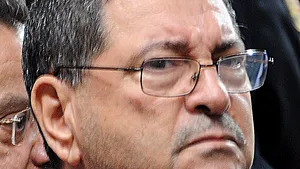 Premierul tunisian Habib Essid a fost demis de Parlament