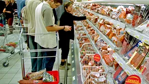 Vânzările de bunuri de larg consum s-au redus la 6 luni, de la 22% la 17%