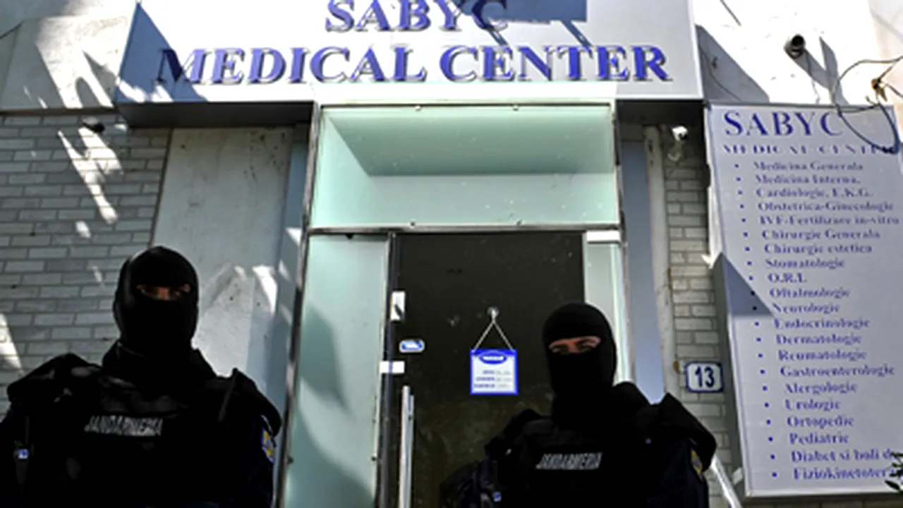Fiica unuia dintre medicii anchetaţi la Bucureşti denunţă comportamentul poliţiei române