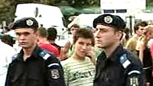 Lupte între comercianţii din Piaţa Obor şi forţele de ordine