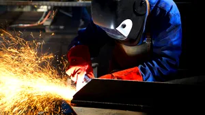 România a avut în iulie a 10-a creştere din UE a producţiei industriale