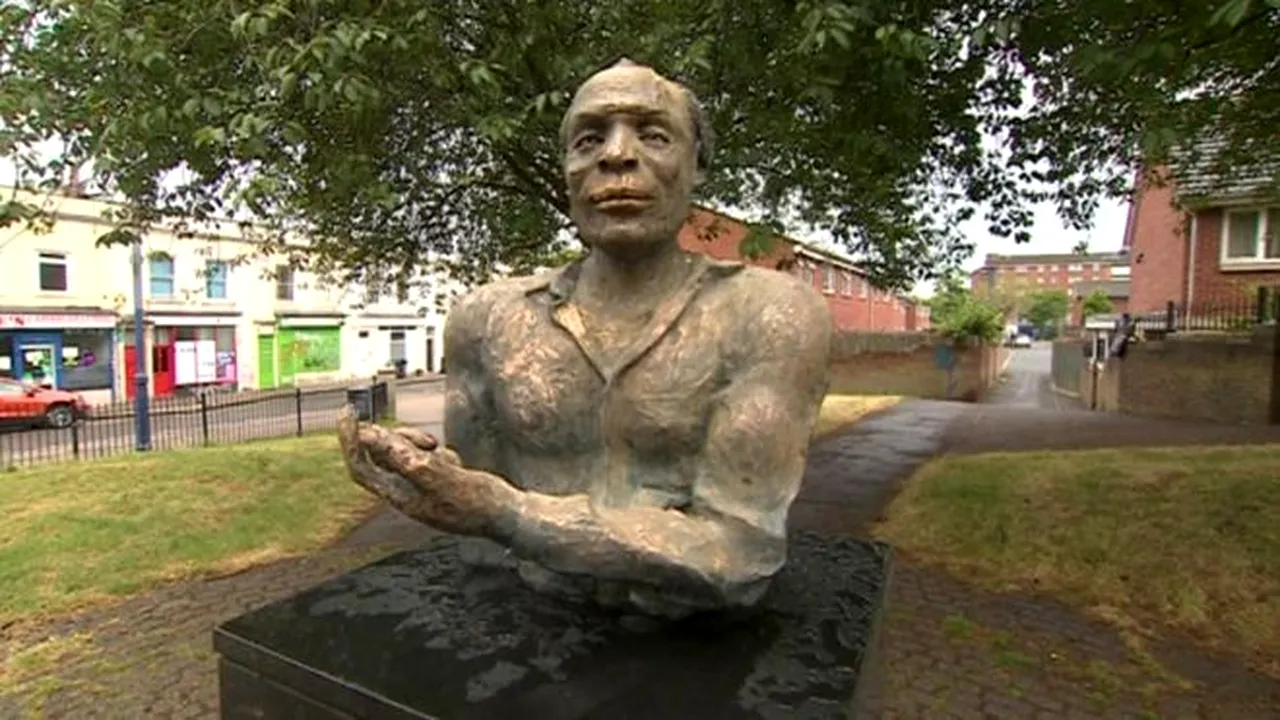 „Răspunsul” rasist la protestele „Black Lives Matter”: singura statuie a unui actor de culoare din Bristol, vandalizată