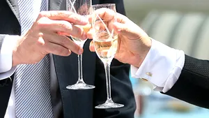 Sf.Dumitru - Peste 340.000 de români îşi sărbătoresc, astăzi, ziua onomastică