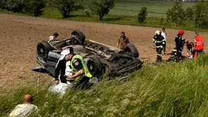 Accident grav pe DN1, în Brașov. Șapte persoane rănite, între care patru copii. Un minor a fost aruncat din mașină