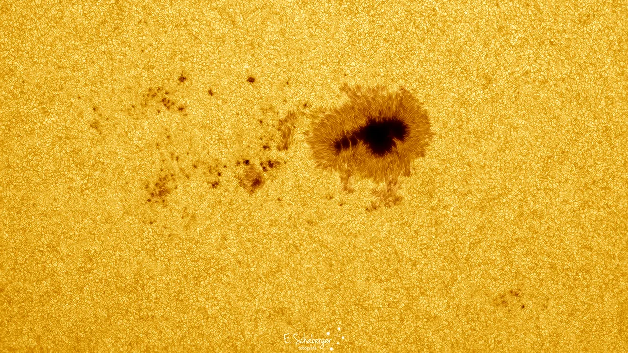 O pată solară gigantică poate să fie observată cu ochiul liber, dar astronomii atrag atenţia 