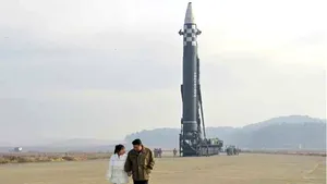 Liderul nord-coreean Kim Jong-un, apariţie rară alături de fiica sa, Kim Chu-ae