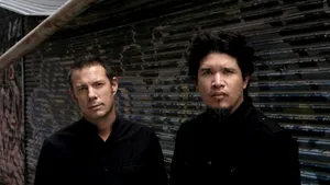 Thievery Corporation vor un bar în culisele concertului de la Bucureşti (Video)