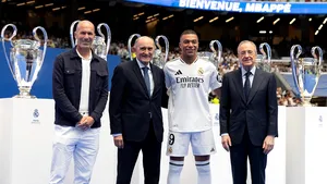 „Îmi voi da viaţa pentru acest club”. Primire spectaculoasă pentru Kylian Mbappé pe Bernabéu