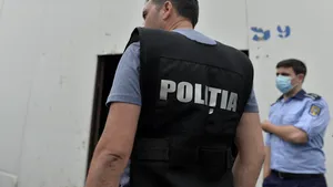Şantaj şi abuz în serviciu: poliţişti, mână în mână cu cămătarii. Percheziţii în Bucureşti şi două judeţe