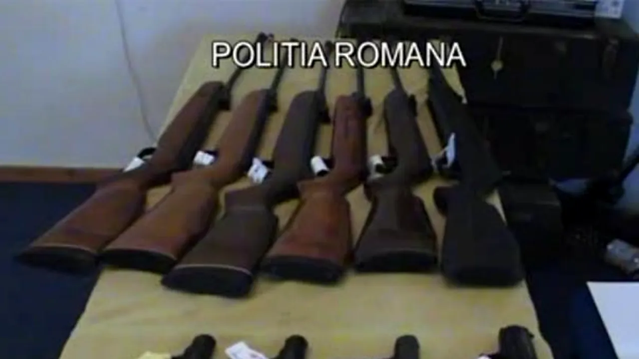 Poliţiştii constănţeni au depistat zece persoane care deţineau ilegal arme neletale
