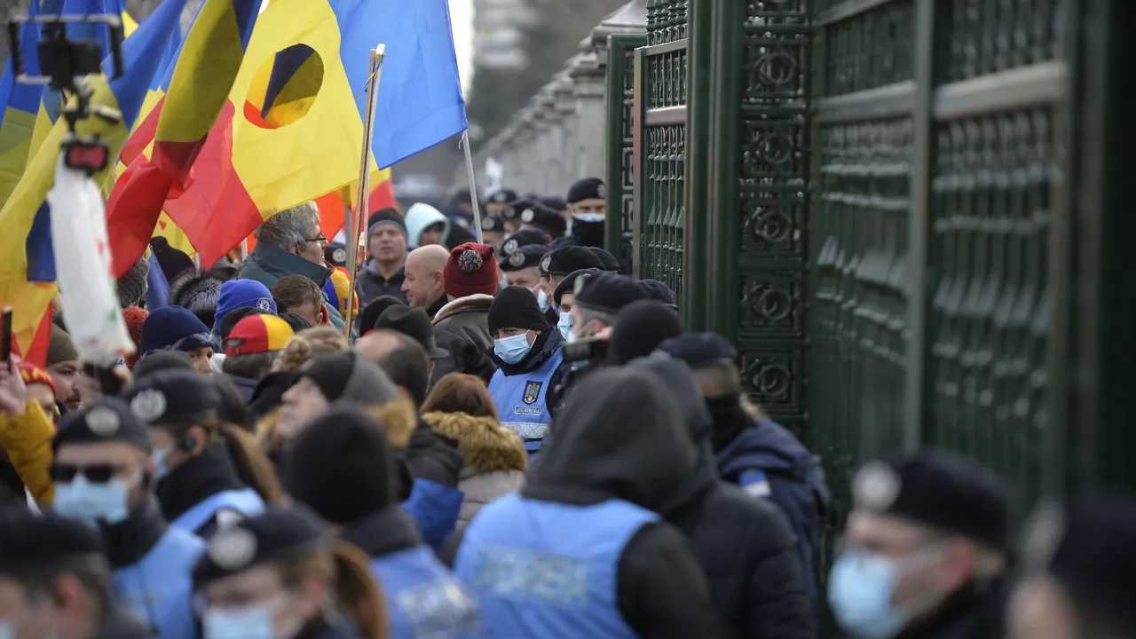 Dosar penal după mitingul AUR. 2 bărbaţi, prezentaţi instanţei