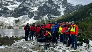 Dronele, tot mai populare pentru recuperarea turiștilor pierduți în munți. Salvamontiștii români au participat la o conferință europeană dedicată dronelor