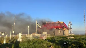 Cluj: Cabana și stația meteo din Muntele Vlădeasa, cuprinse de un un incendiu / ANM: Pagubele sunt foarte mari