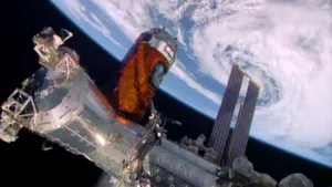 Echipajul de pe Staţia Spaţială Internaţională (ISS) a primit cadouri de Crăciun, după conectarea unei capsule la avanpostul spaţial