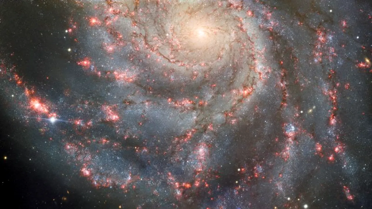 O nouă supernovă strălucitoare a fost surpinsă în galaxia Pinwheel