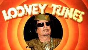 Kadhafi, subiect de ironii pe Internet: Nu îmi reproşaţi nebunia mea, doar în asta excelez - VIDEO