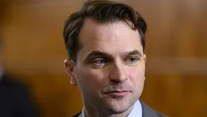Sebastian Burduja: Le recomand românilor să verifice site-ul ANRE şi să aleagă cea mai bună ofertă