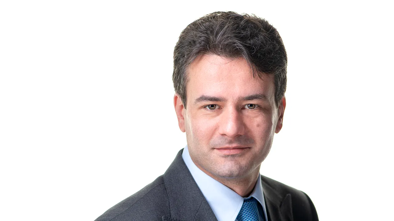 ROCA Industry supune aprobării acţionarilor transferul pe piaţa principală BVB, împreună cu achiziţia ELECTROPLAST şi o majorare semnificativă de capital
 
