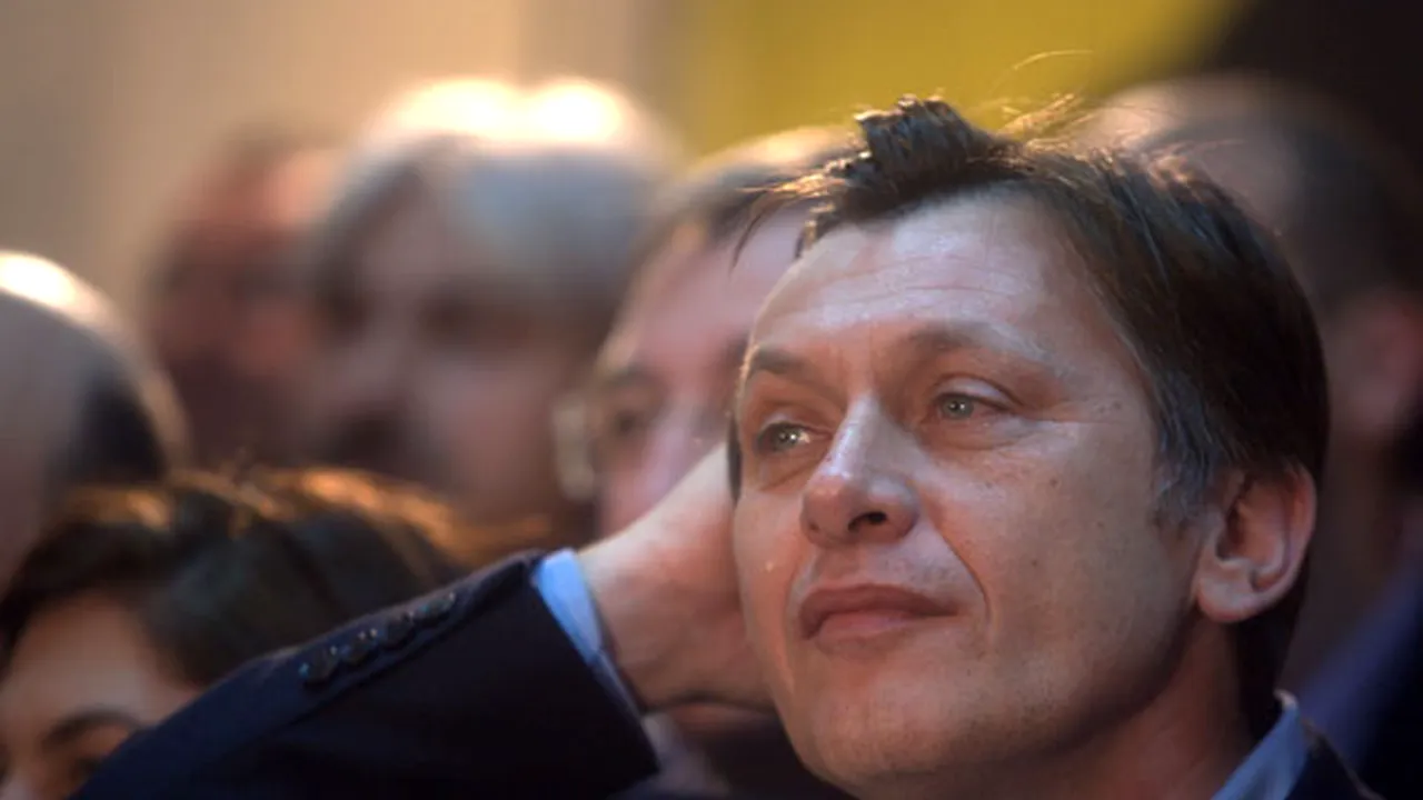 Antonescu nu se omoară după Aerosmith, preferă AC/DC