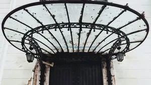 O vilă istorică Beaux-Arts din centrul capitalei se vinde cu patru milioane de euro 