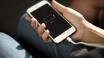 Ți se descarcă telefonul de două ori pe zi? Verifică aceste aplicații