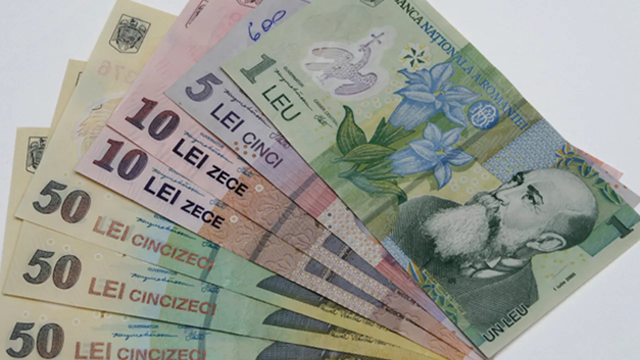 Salariul mediu, mai mare în aprilie faţă de martie. În ce domenii au fost cele mai mari creşteri