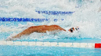 Breaking News David Popovici intră în istorie! Câștigă a treia oară consecutiv titlul european la 200 m liber
