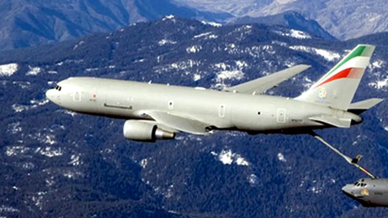 Un avion militar aparţinând SUA a aterizat de urgenţă în Marea Britanie