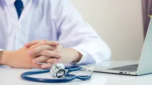 Vizita la medic, în on-line. Dan Lazăr, bolnav de diabet, a înlocuit drumul la spital cu şedinţele pe internet