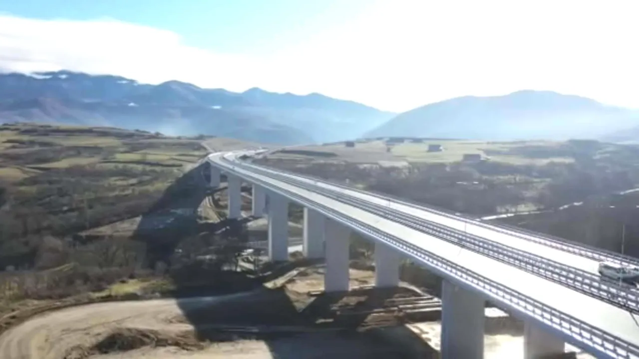 Un lot din Autostrada Unirii A8 a fost scos la licitaţie