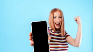 (P) Ce avantaje ai atunci când cumperi un telefon recondiţionat?