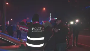 FOTO Poliţiştii costumaţi în Moş Crăciun au reţinut trei traficanţi de droguri la Piteşti 