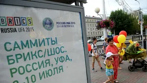 Rusia găzduieşte un dublu summit al BRICS şi al unei alianţe militare eurasiatice