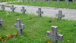 PREZENTUL FĂRĂ PERDEA Marius Oprea / ”Fenomenul (de la) Piteşti”: Departamentul Securităţii Statului revine glorios şi îşi ridică un monument în Cimitirul Eroilor
