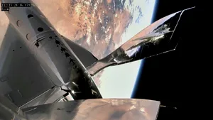 VIDEO Încă un pas către turismul spaţial. Zborul SpaceShip Two a fost un succes