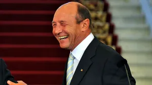 Băsescu: Am o pensie de 3.300 lei, dacă vor fi majorări mai primesc 300 de lei. Mai am şi o indemnizaţie, dar nu poţi să ştii niciodată cum se supără Parlamentul şi o taie