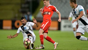 Valentin Lazăr s-a întors la Dinamo. Adrian Mutu: Va rămâne la noi