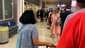 Mărturia unei românce de pe aeroportul din Atena: „Toţi turiştii sunt testaţi de Covid-19 în Grecia”