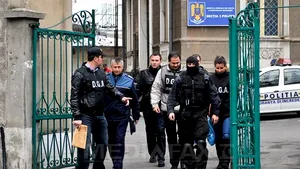 Poliţiştii de la secţiile 1 şi 3 din Capitală au prejudiciat imaginea Poliţiei cu acţiunile lor nedemne şi abuzive
