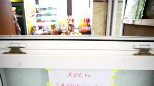 ANPC: În toate unităţile şcolare verificate în Capitală se vindeau alimente nerecomandate copiilor