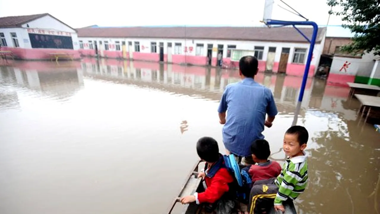 Bilanţul intemperiilor, care continuă să afecteze sudul Chinei, a ajuns la 211 morţi